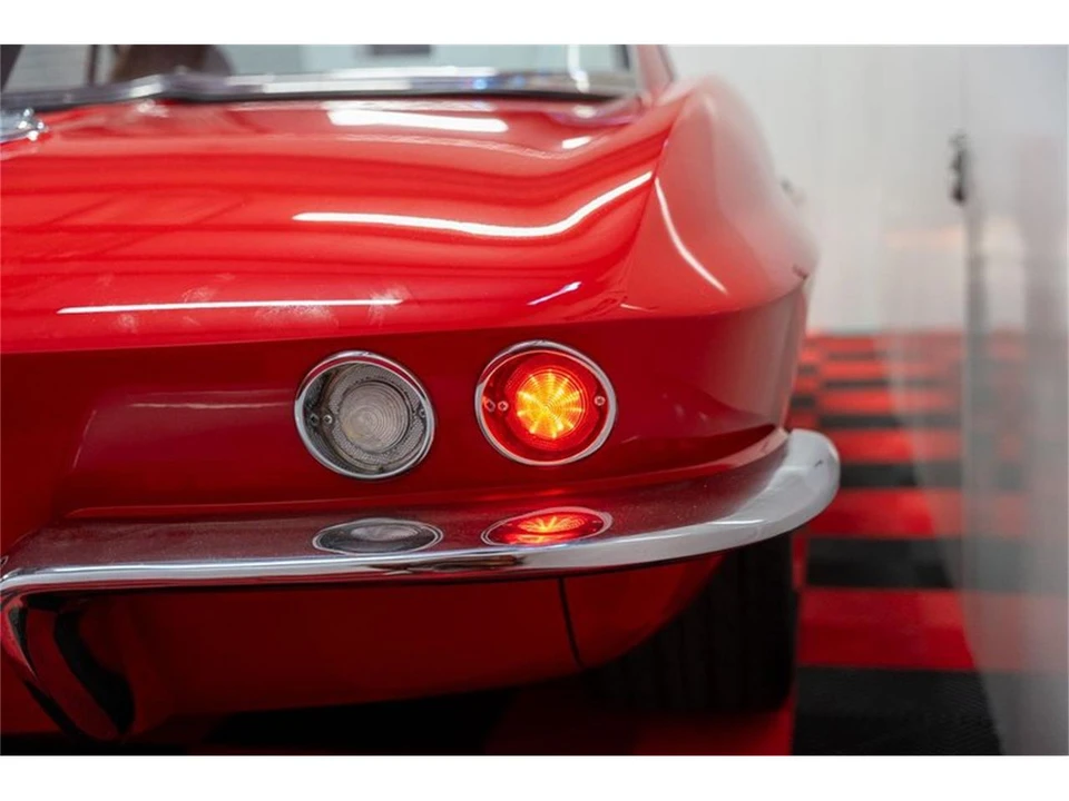 1965 Chevrolet Corvette C2 - Image 17 of 31