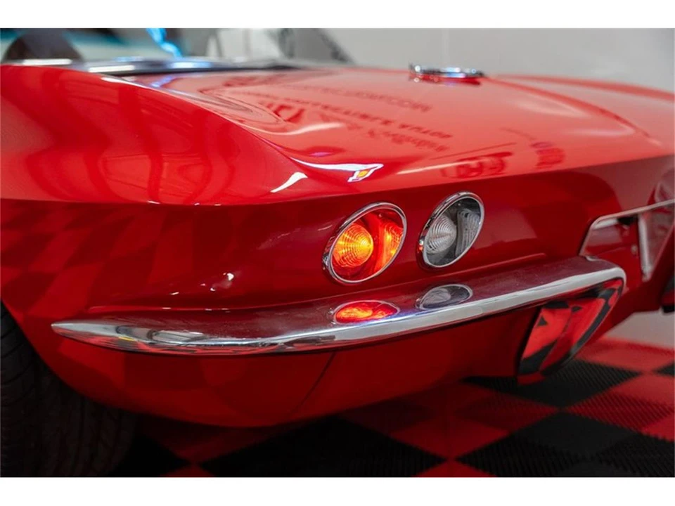 1965 Chevrolet Corvette C2 - Image 15 of 31