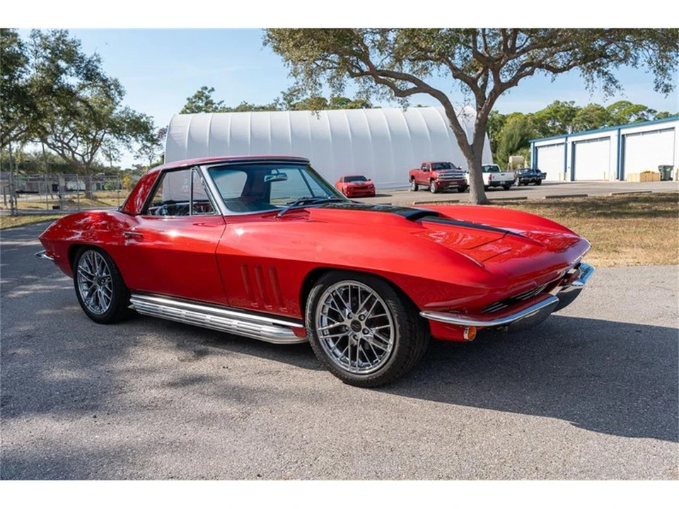 1965 Chevrolet Corvette C2 - Image 25 of 31
