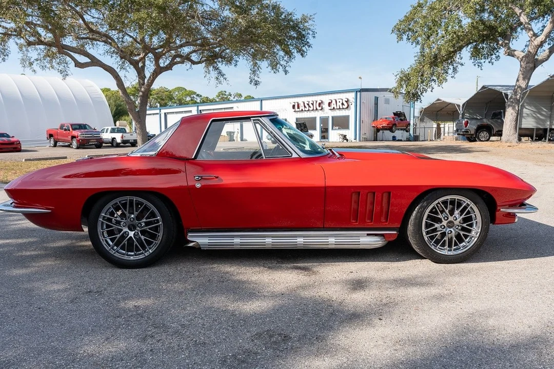 1965 Chevrolet Corvette C2 - Image 24 of 31