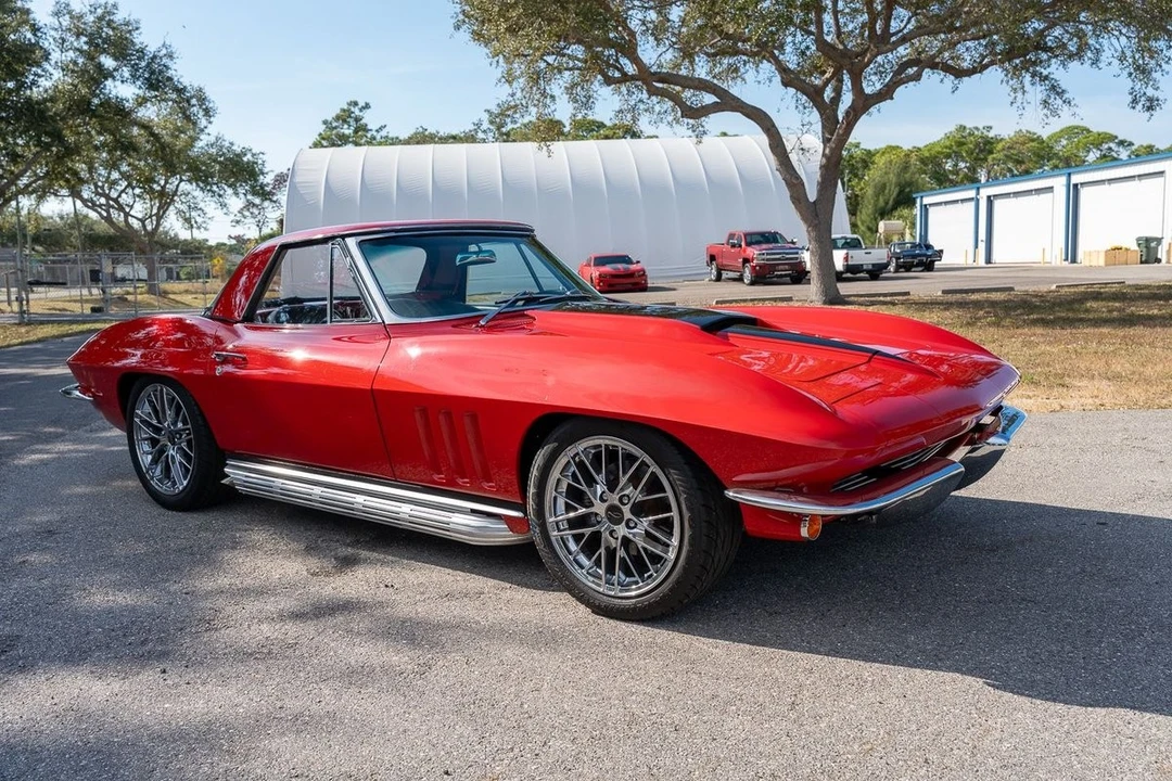 1965 Chevrolet Corvette C2 - Image 25 of 31