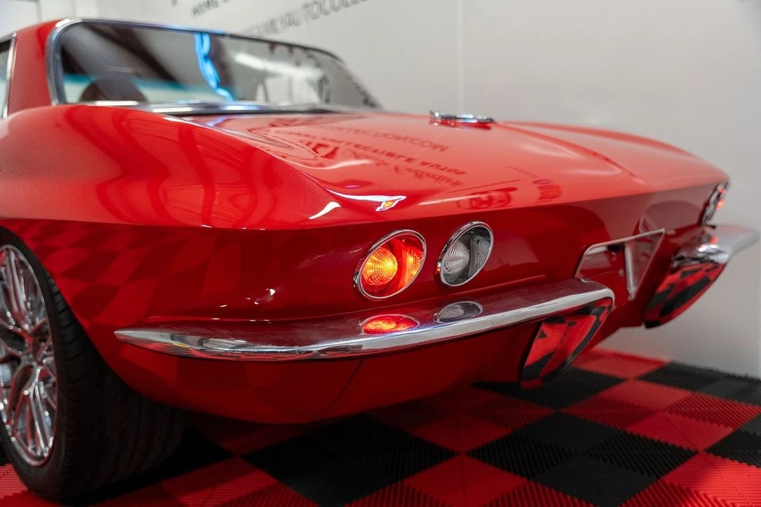 1965 Chevrolet Corvette C2 - Image 16 of 21