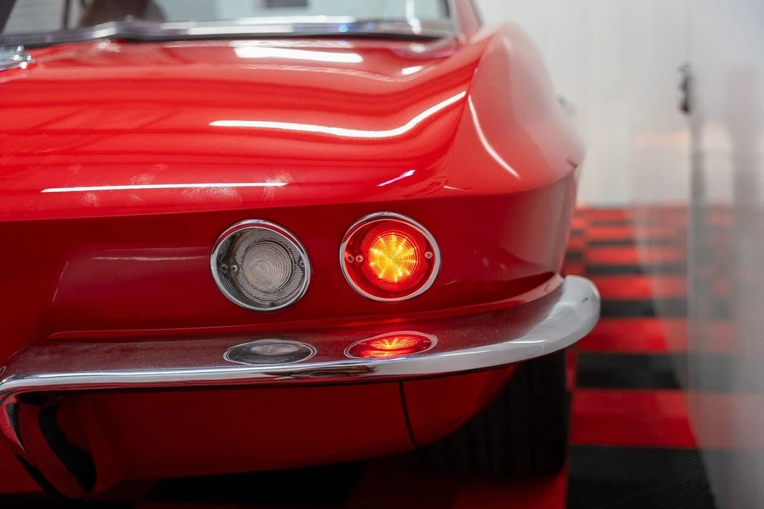 1965 Chevrolet Corvette C2 - Image 17 of 21