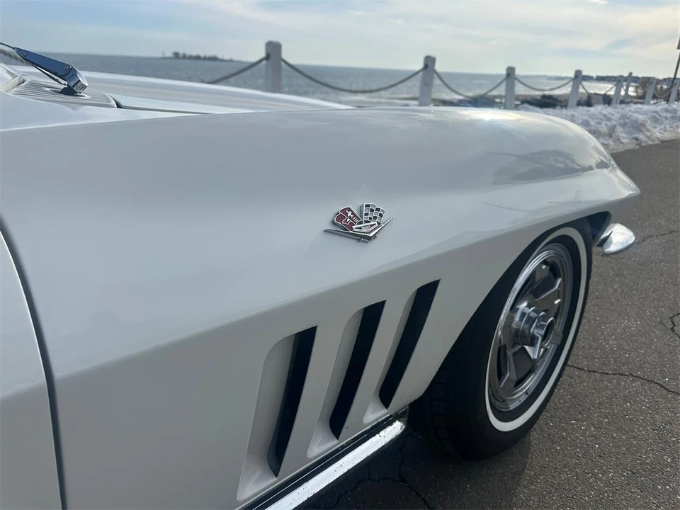 1965 Chevrolet Corvette C2 - Image 23 of 31