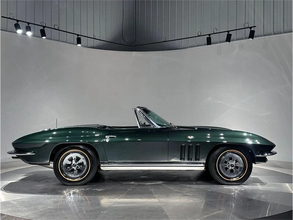 1965 Chevrolet Corvette C2 - Image 4 of 31