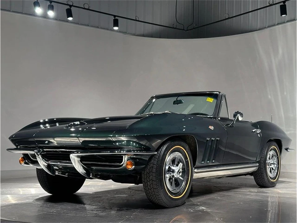 1965 Chevrolet Corvette C2 - Image 19 of 31