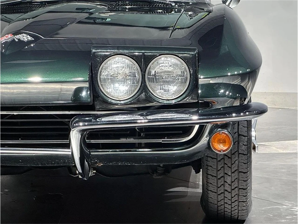 1965 Chevrolet Corvette C2 - Image 22 of 31