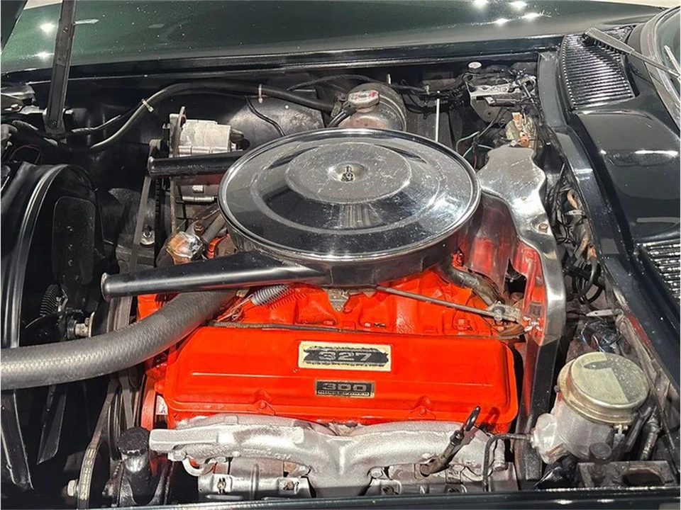 1965 Chevrolet Corvette C2 - Image 25 of 31