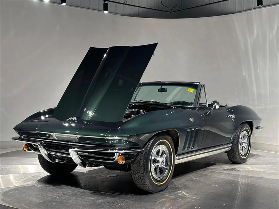 1965 Chevrolet Corvette C2 - Image 23 of 31