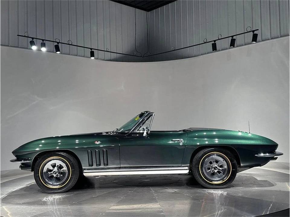 1965 Chevrolet Corvette C2 - Image 9 of 31