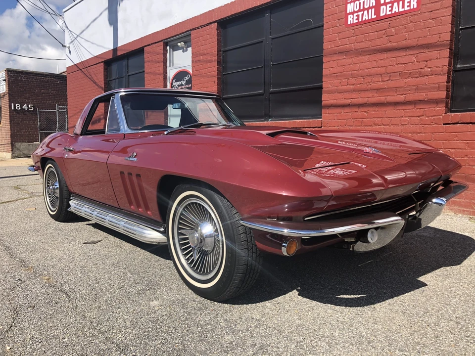 1965 Chevrolet Corvette C2 - Image 2 of 31