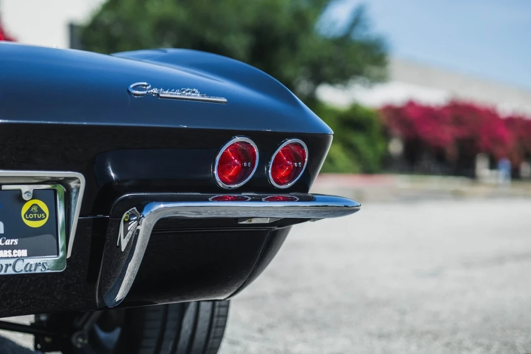 1965 Chevrolet Corvette C2 - Image 19 of 21