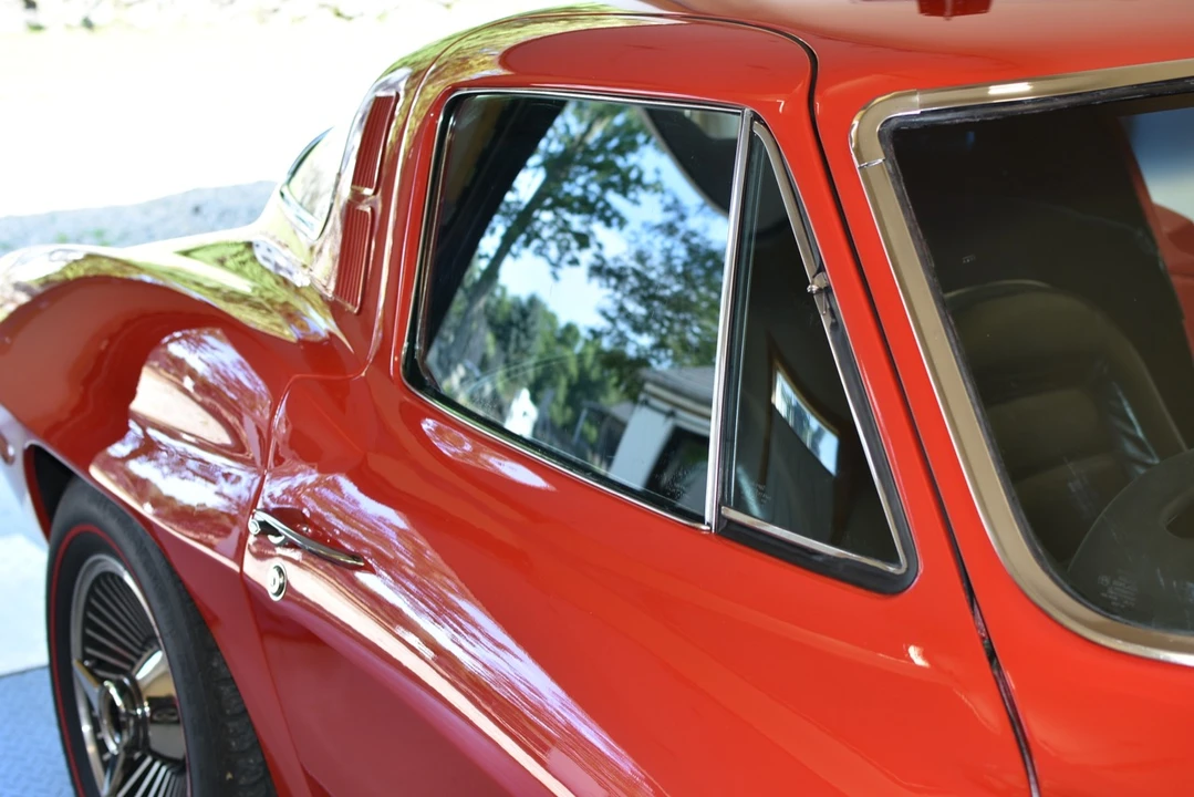 1965 Chevrolet Corvette C2 - Image 14 of 31