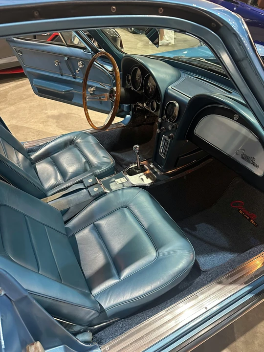 1965 Chevrolet Corvette C2 - Image 6 of 10