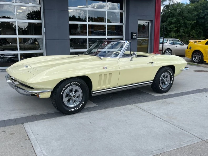 1965 Chevrolet Corvette C2 - Image 2 of 31