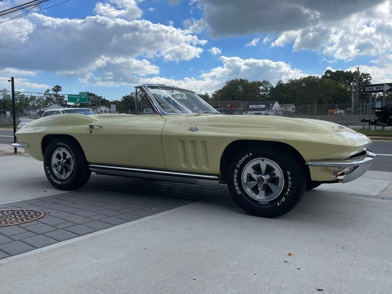 1965 Chevrolet Corvette C2 - Image 8 of 31