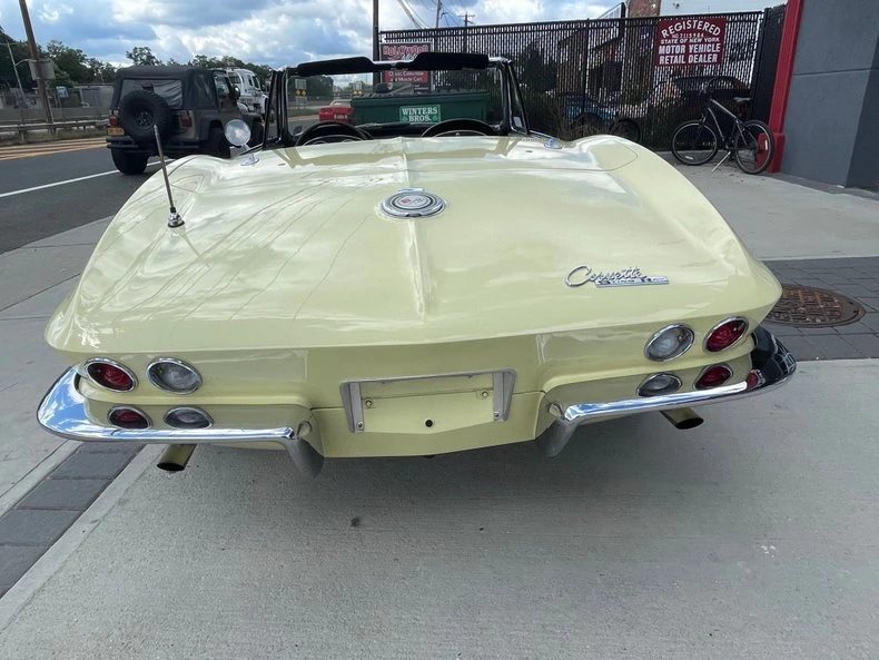 1965 Chevrolet Corvette C2 - Image 16 of 31