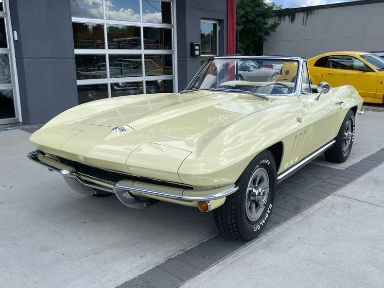 1965 Chevrolet Corvette C2 - Image 4 of 31