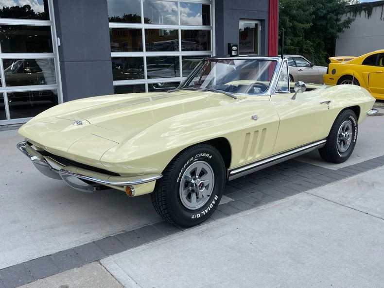 1965 Chevrolet Corvette C2 - Image 3 of 31