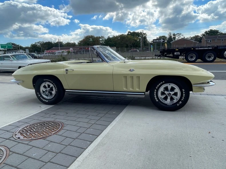1965 Chevrolet Corvette C2 - Image 9 of 31