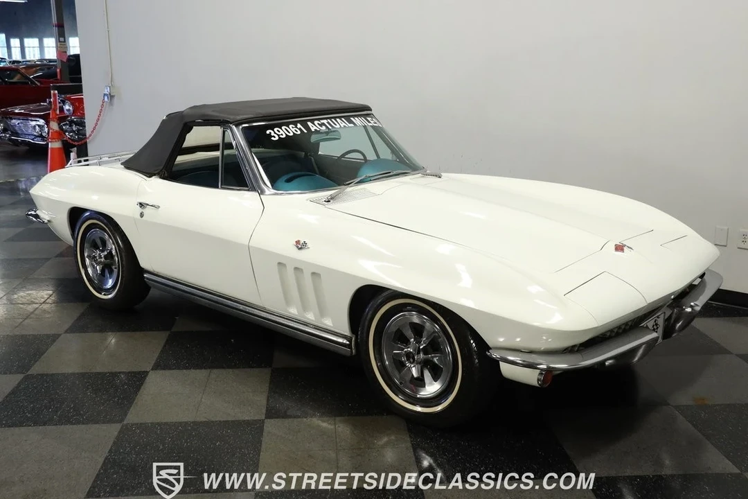 1965 Chevrolet Corvette C2 - Image 14 of 21