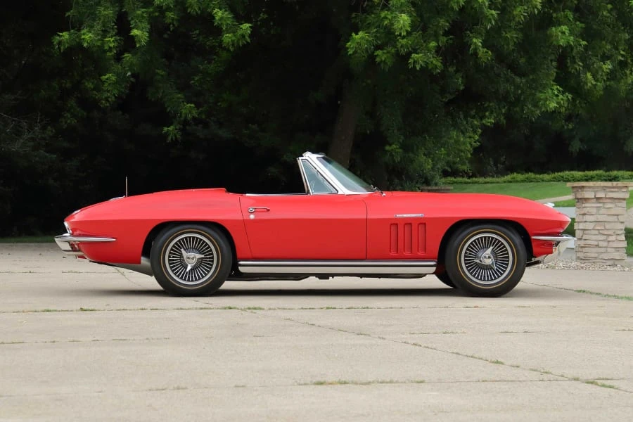 1965 Chevrolet Corvette C2 - Image 2 of 31