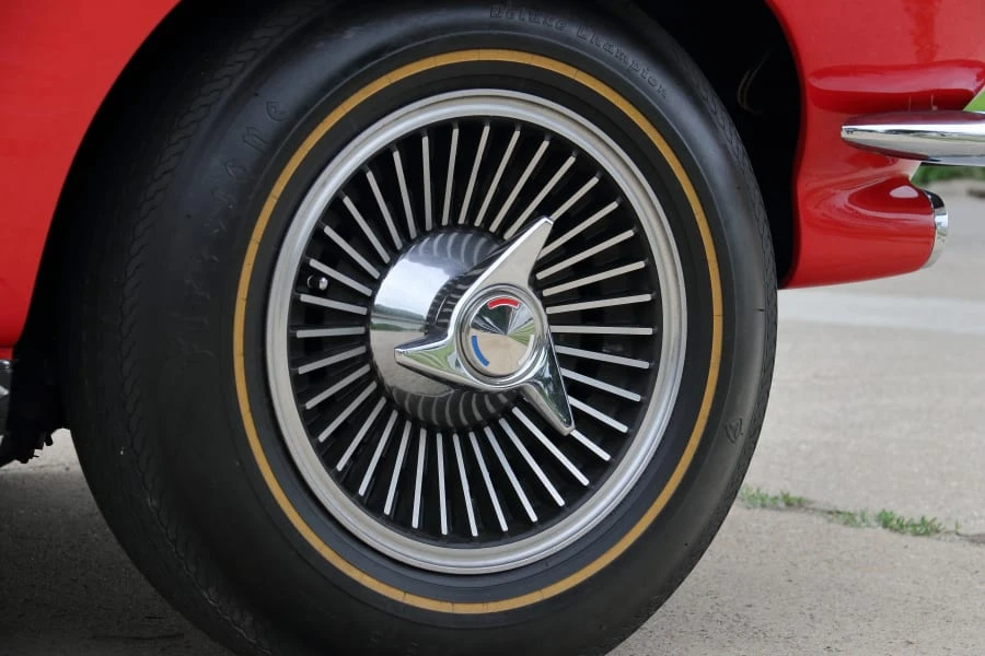 1965 Chevrolet Corvette C2 - Image 17 of 31