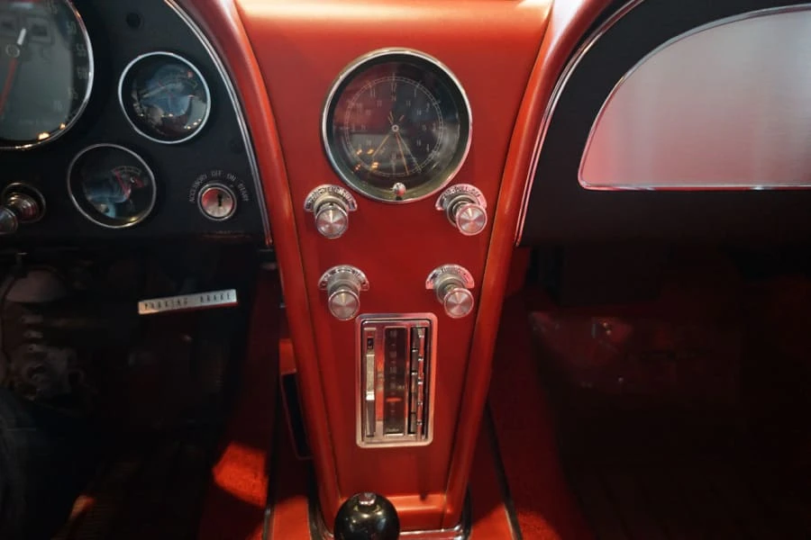 1965 Chevrolet Corvette C2 - Image 5 of 10