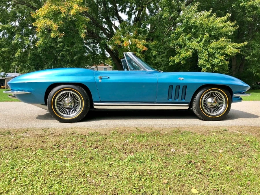 1965 Chevrolet Corvette C2 - Image 2 of 13