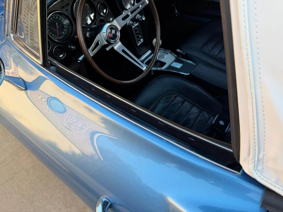 1965 Chevrolet Corvette C2 - Image 23 of 31