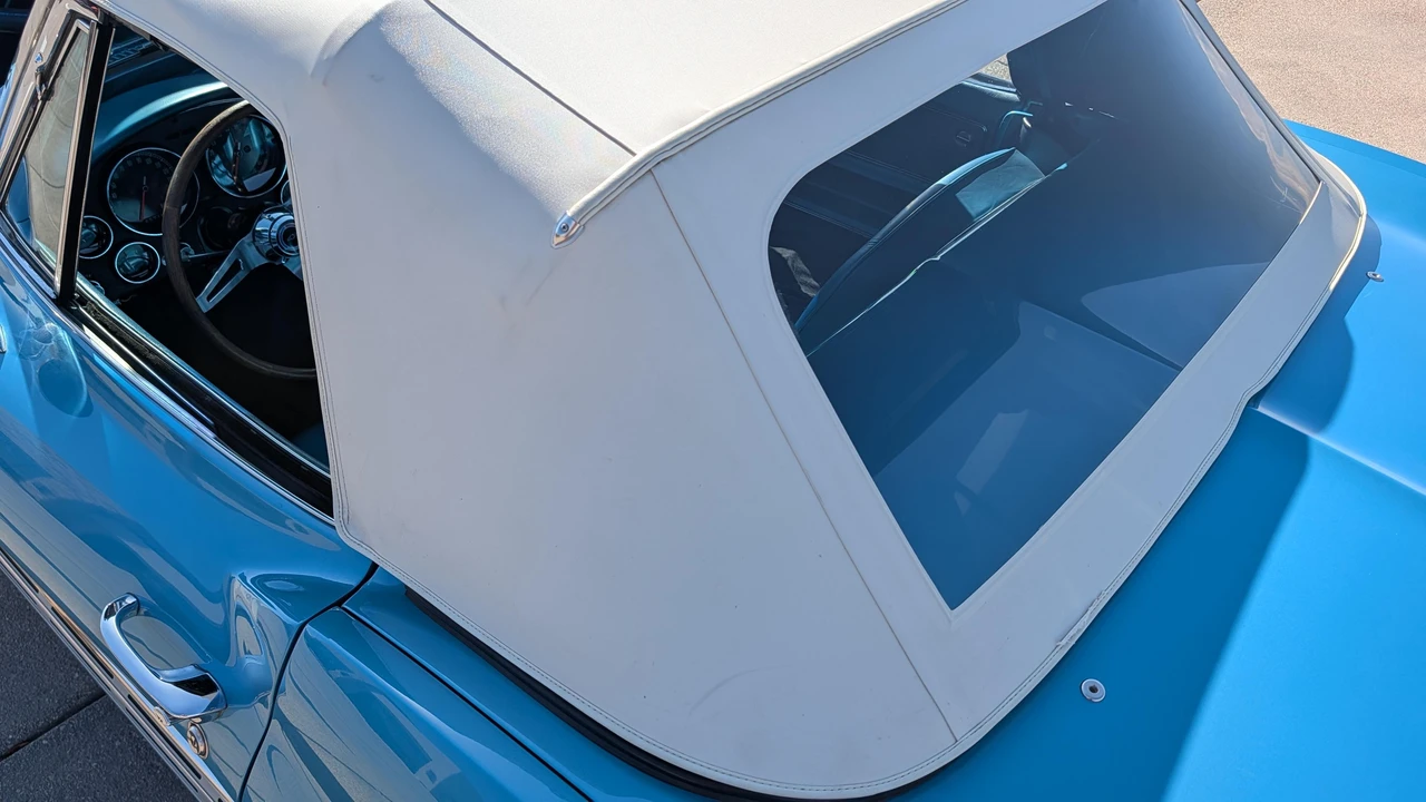 1965 Chevrolet Corvette C2 - Image 20 of 31