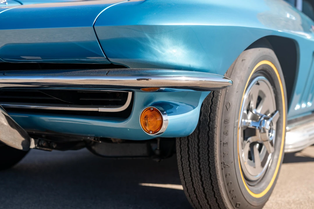 1965 Chevrolet Corvette C2 - Image 27 of 31