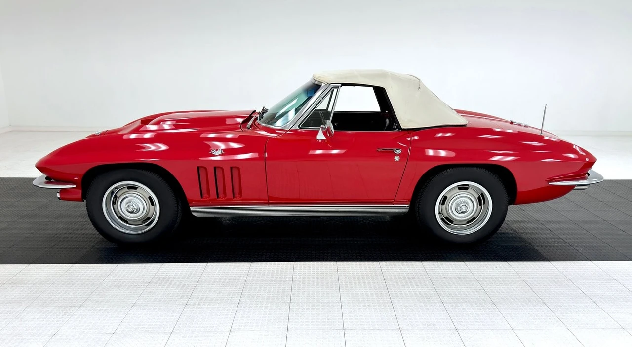 1965 Chevrolet Corvette C2 - Image 3 of 31