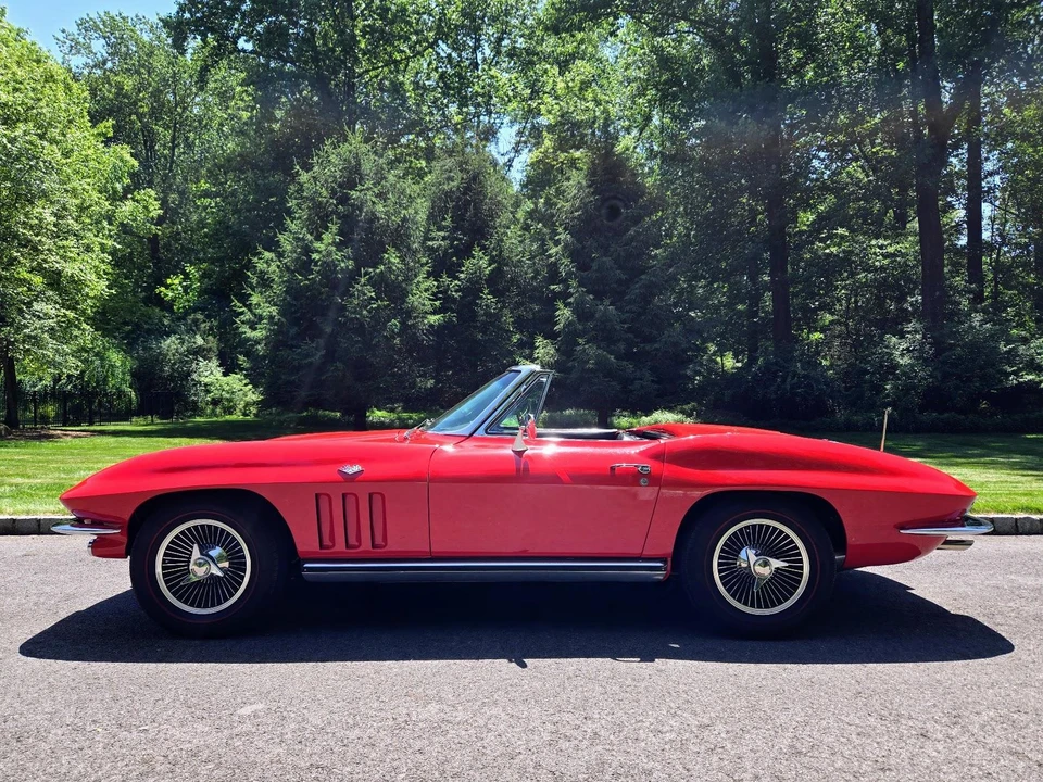 1965 Chevrolet Corvette C2 - Image 9 of 12