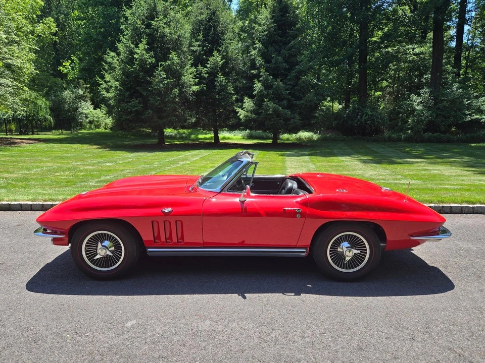 1965 Chevrolet Corvette C2 - Image 10 of 12