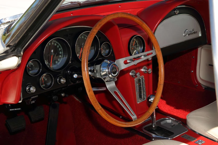 1965 Chevrolet Corvette C2 - Image 23 of 31