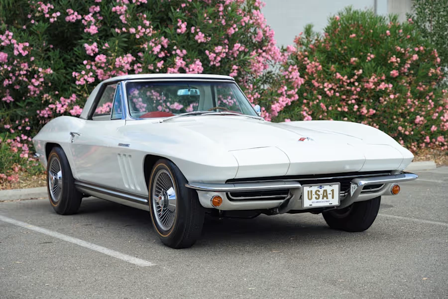 1965 Chevrolet Corvette C2 - Image 25 of 31