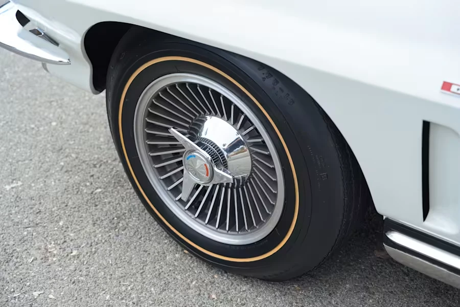 1965 Chevrolet Corvette C2 - Image 27 of 31