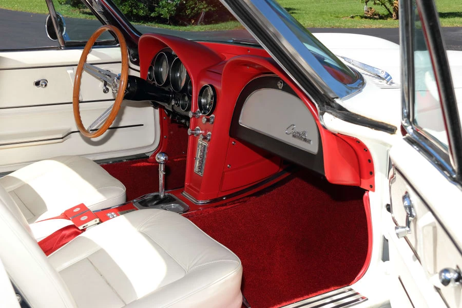 1965 Chevrolet Corvette C2 - Image 21 of 31