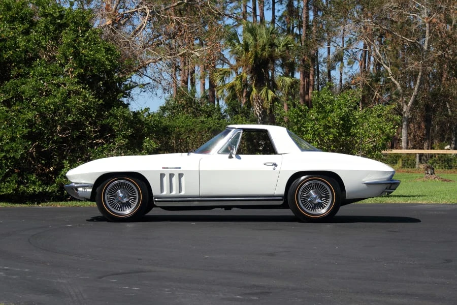 1965 Chevrolet Corvette C2 - Image 2 of 31