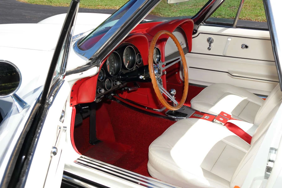 1965 Chevrolet Corvette C2 - Image 22 of 31