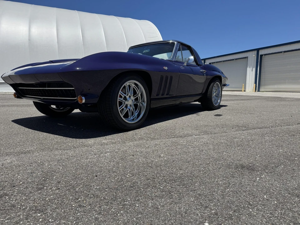1965 Chevrolet Corvette C2 - Image 2 of 31