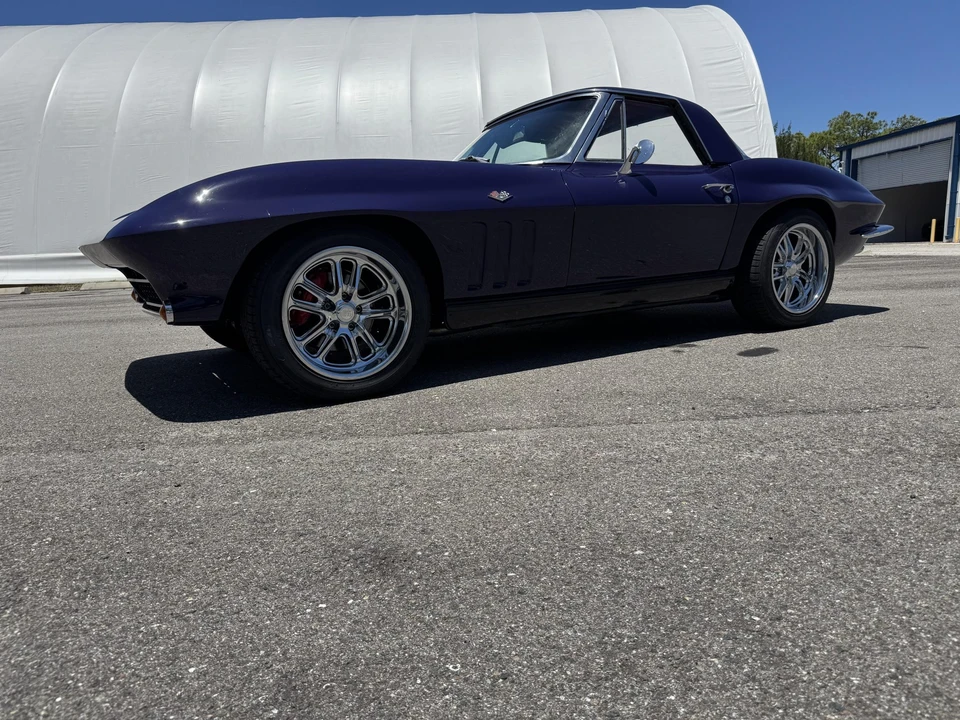 1965 Chevrolet Corvette C2 - Image 10 of 31