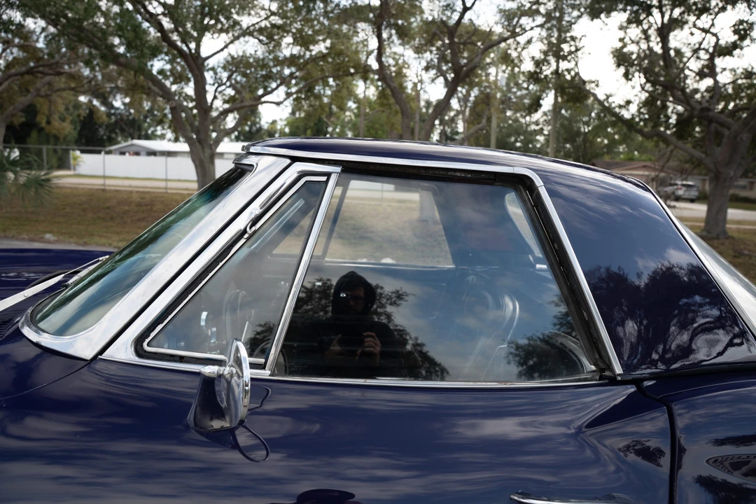 1965 Chevrolet Corvette C2 - Image 19 of 31