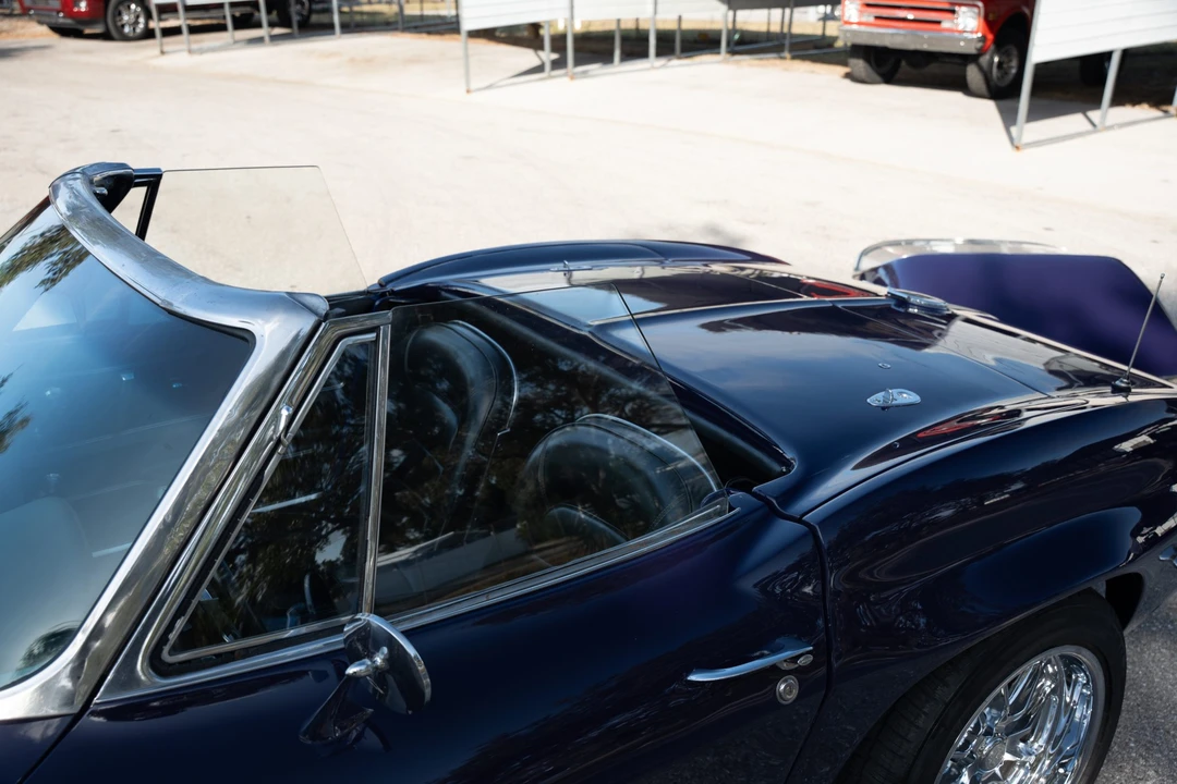 1965 Chevrolet Corvette C2 - Image 17 of 31