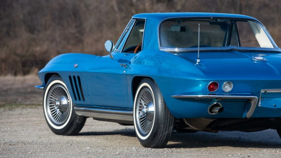 1965 Chevrolet Corvette C2 - Image 19 of 20
