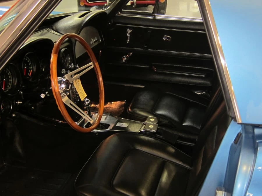 1965 Chevrolet Corvette C2 - Image 2 of 9