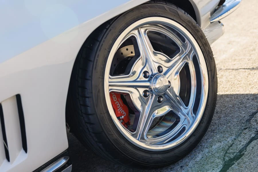 1965 Chevrolet Corvette C2 - Image 25 of 31