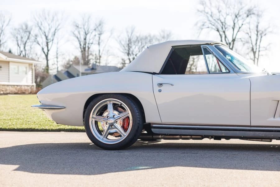 1965 Chevrolet Corvette C2 - Image 22 of 31