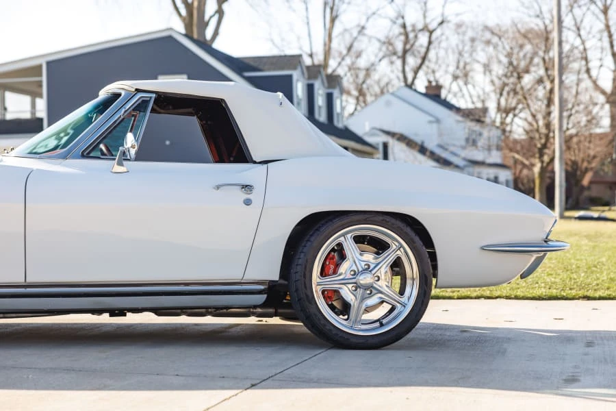 1965 Chevrolet Corvette C2 - Image 13 of 31